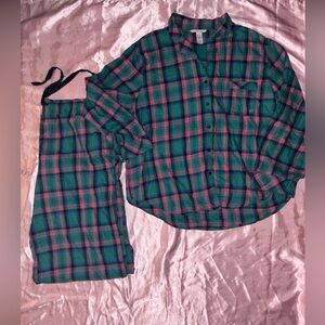 Victoria’s Secret pink and green plaid flannel set size extra large
